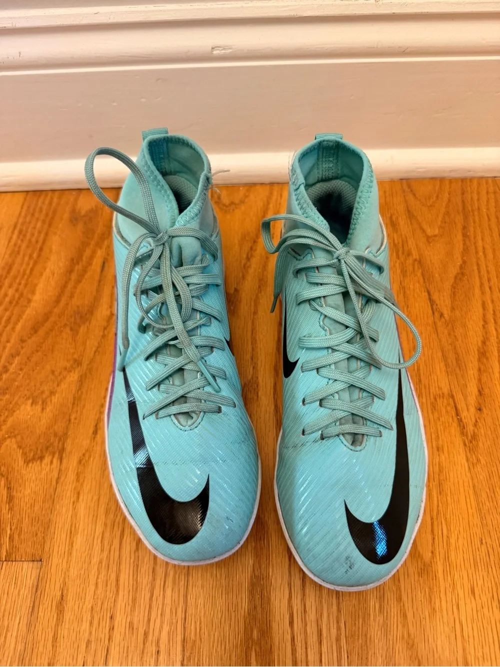 Nike Girls Teal Indoor Soccer Shoes with Black Swoosh